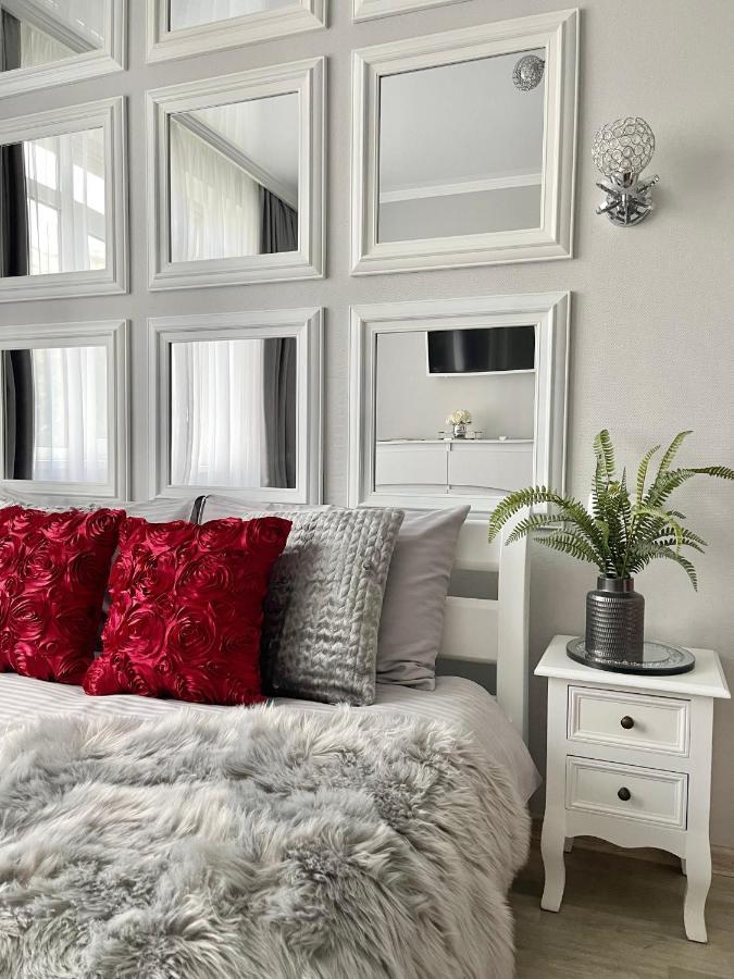 Apartment Studio Paris 92 Ирпень Экстерьер фото